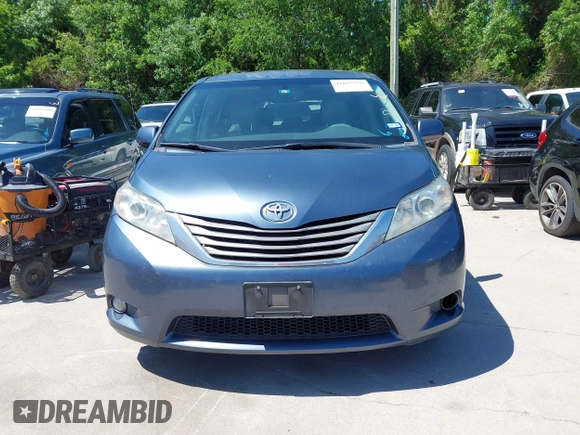 2014 Toyota Sienna XLE with VIN 5TDYK3DC5ES481399, listed as a IAAI auction lot 42085550 with 154,157 mi miles. Bid and sale history available at carsss.com. Image 12.