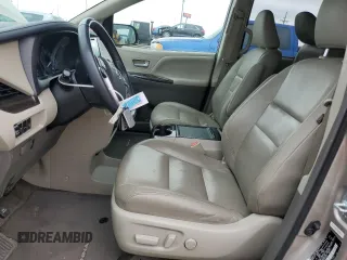 2017 Toyota Sienna XLE с VIN 5TDDZ3DC8HS178423, выставлен на аукционе Copart как лот 57628745 с пробегом 159 453 миль миль и Чистый • Clean title. История ставок и продаж доступна на DreamBid. Изображение 7.