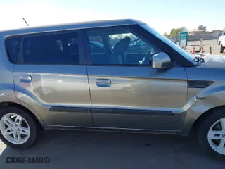 2010 Kia Soul ! with VIN KNDJT2A23A7094729, listed as a IAAI auction lot 41615567 with 159,419 mi miles. Bid and sale history available at carsss.com. Image 13.