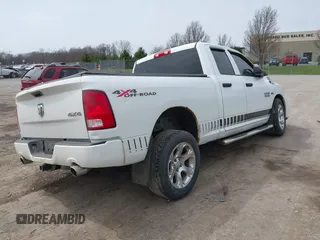 2016 Ram 1500 Express z VIN 1C6RR7FT2GS147174, wystawiony jako IAAI lot #42019690 z przebiegiem 53 330 mil mil oraz . Historia ofert i sprzedaży dostępna na DreamBid. Obrazek 4.