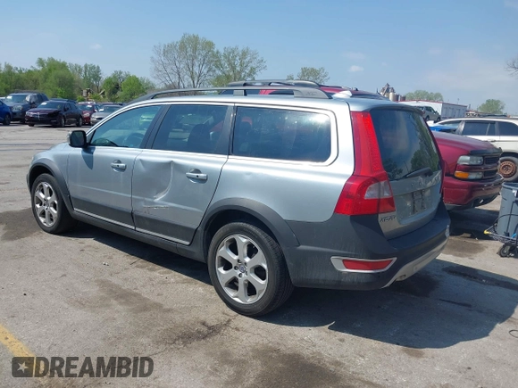 2010 Volvo XC70 3.0T with VIN YV4992BZ6A1084760, listed as a IAAI auction lot 42071652 with 175,730 mi miles and . Bid and sale history available at DreamBid. Image 3.
