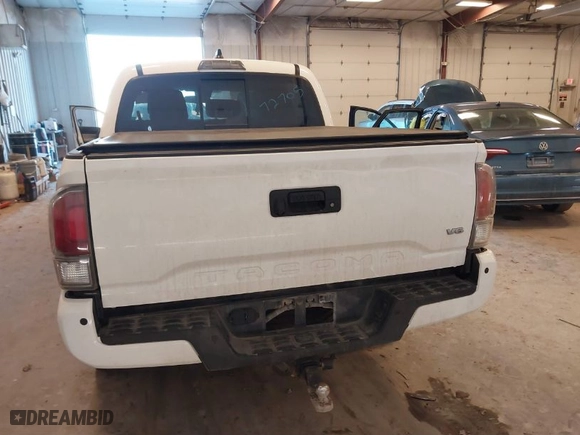 2020 Toyota Tacoma 4WD SR5 with VIN 3TMCZ5AN5LM362756, listed as a IAAI auction lot 41434387 with 42,971 mi miles. Bid and sale history available at carsss.com. Image 17.