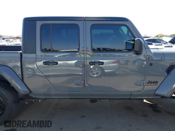 2022 Jeep Gladiator Texas Trail with VIN 1C6HJTAG5NL132990, listed as a IAAI auction lot 42514388 with 38,601 mi miles and . Bid and sale history available at DreamBid. Image 14.
