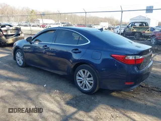 2013 Lexus ES 4dr Sdn with VIN JTHBK1GG1D2073589, listed as a IAAI auction lot 41773082 with 91,356 mi miles. Bid and sale history available at carsss.com. Image 3.