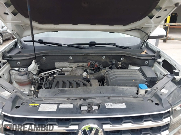2019 Volkswagen Atlas SE with VIN 1V2WR2CA2KC545696, listed as a IAAI auction lot 42076774 with 138,564 mi miles and . Bid and sale history available at DreamBid. Image 10.