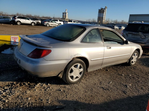1997 Acura CL z VIN 19UYA1256VL005063, wystawiony jako Copart lot #83031204 z przebiegiem 120 250 mil mil oraz Szkoda całkowita • Salvage title. Historia ofert i sprzedaży dostępna na DreamBid. Obrazek 3.