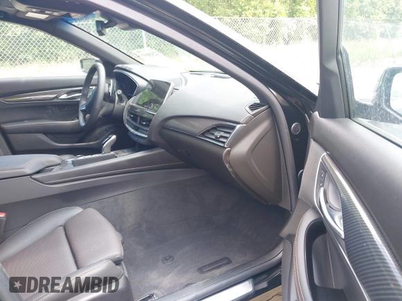 2024 Cadillac CT5 Sport z VIN 1G6DP5RK3R0127081, wystawiony jako IAAI lot #42319697 z przebiegiem 4 093 mil mil oraz . Historia ofert i sprzedaży dostępna na DreamBid. Obrazek 5.