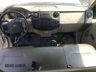 2008 Ford F-350 XL с VIN 1FTWW30Y38EE05185, выставлен на аукционе Copart как лот 60811125 с пробегом 44 148 миль миль и Списание • Salvage title. История ставок и продаж доступна на DreamBid. Изображение 8.