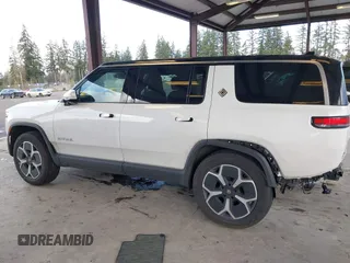 2024 Rivian R1S Adventure z VIN 7PDSGBBA4RN044260, wystawiony jako IAAI lot #41712342 z przebiegiem 7521 mil mil oraz . Historia ofert i sprzedaży dostępna na DreamBid. Obrazek 15.