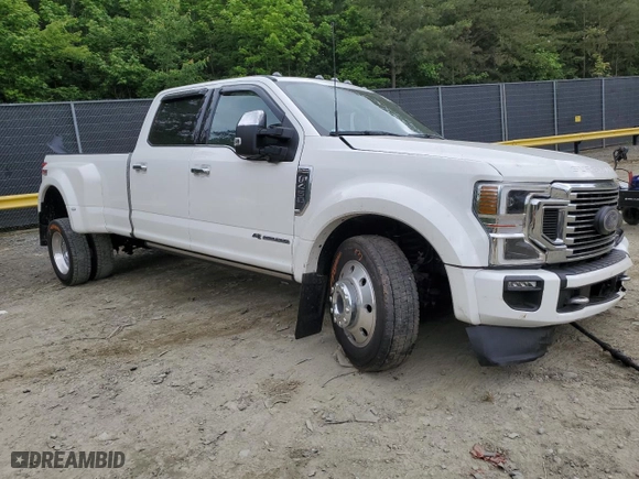 2022 Ford Super Duty F-450 DRW XL with VIN 1FT8W4DT9NED86425, listed as a Copart auction lot 54955994 with 19,767 mi miles and Salvage Title. Bid and sale history available at carsss.com. Image 4.