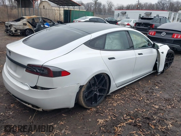 2020 Tesla Model S Long Range with VIN 5YJSA1E23LF389065, listed as a IAAI auction lot 41131372 with Not Provided miles. Bid and sale history available at carsss.com. Image 4.