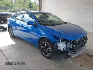 2024 Nissan Sentra SV z VIN 3N1AB8CV6RY370783, wystawiony jako IAAI lot #42584511 z przebiegiem 8 733 mil mil oraz . Historia ofert i sprzedaży dostępna na DreamBid. Obrazek 1.