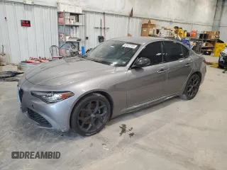 2020 Alfa Romeo Giulia z VIN ZARFANAN4L7634086, wystawiony jako Copart lot #62472705 z przebiegiem 62 816 mil mil oraz Czysty tytuł • Clean title. Historia ofert i sprzedaży dostępna na DreamBid. Obrazek 1.