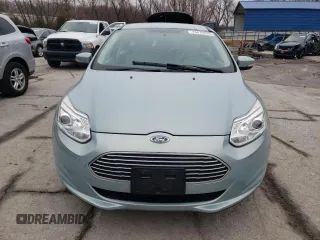 2013 Ford Focus Electric z VIN 1FADP3R46DL146756, wystawiony jako Copart lot #43419335 z przebiegiem 57 142 mil mil oraz Szkody całkowita. Historia ofert i sprzedaży dostępna na DreamBid. Obrazek 5.