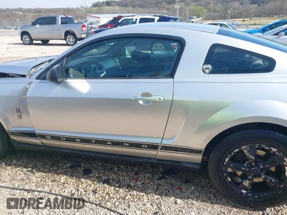 2006 Ford Mustang Standard with VIN 1ZVFT80N365237666, listed as a IAAI auction lot 41850272 with 215,949 mi miles and . Bid and sale history available at carsss.com. Image 14.