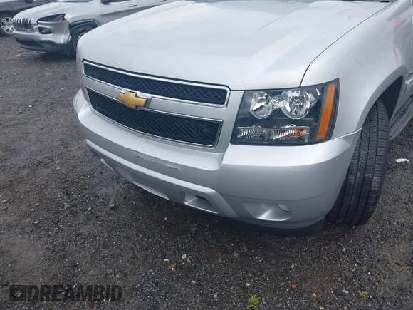2012 Chevrolet Tahoe LS z VIN 1GNSCAE02CR308972, wystawiony jako IAAI lot #42495520 z przebiegiem 205 295 mil mil oraz . Historia ofert i sprzedaży dostępna na DreamBid. Obrazek 6.