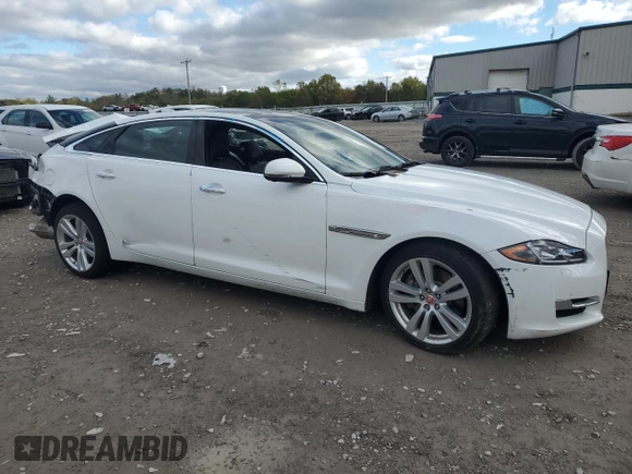 2018 Jaguar XJ Portfolio with VIN SAJWJ2GD1J8W13812, listed as a Copart auction lot 76260534 with Not Provided miles and Salvage Title. Bid and sale history available at DreamBid. Image 4.