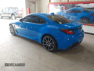 2022 Toyota 86 z VIN JF1ZNBC11N8756315, wystawiony jako IAAI lot #41431453 z przebiegiem 30 560 mil mil oraz . Historia ofert i sprzedaży dostępna na DreamBid. Obrazek 3.