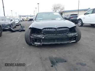 2022 BMW 3 Series 330i z VIN 3MW5R1J01N8C33802, wystawiony jako IAAI lot #41856666 z przebiegiem 41 095 mil mil oraz . Historia ofert i sprzedaży dostępna na DreamBid. Obrazek 6.