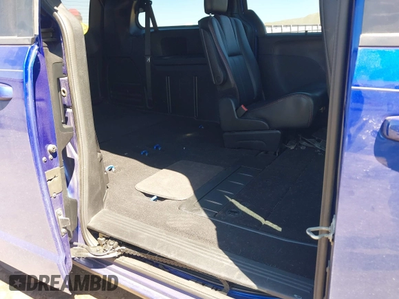 2019 Dodge Grand Caravan GT with VIN 2C4RDGEG4KR621924, listed as a IAAI auction lot 42068331 with 87,377 mi miles and . Bid and sale history available at DreamBid. Image 8.