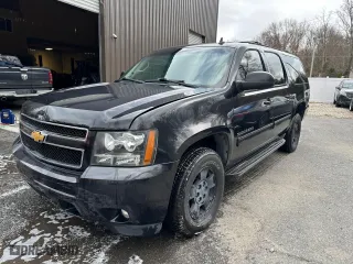 2013 Chevrolet Suburban LT with VIN 1GNSKJE78DR138778, listed as a Copart auction lot 50960875 with 100,121 mi miles and Clean Title. Bid and sale history available at carsss.com. Image 2.