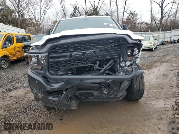 2024 Ram 2500 Tradesman with VIN 3C6UR5HJ5RG160943, listed as a Copart auction lot 84923294 with 3,282 mi miles and Salvage title. Bid and sale history available at DreamBid. Image 5.