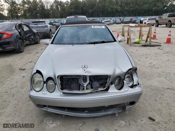 2000 Mercedes-Benz CLK-Class with VIN WDBLK70G0YT032601, listed as a Copart auction lot 88127955 with 202,354 mi miles and Salvage Title. Bid and sale history available at carsss.com. Image 5.