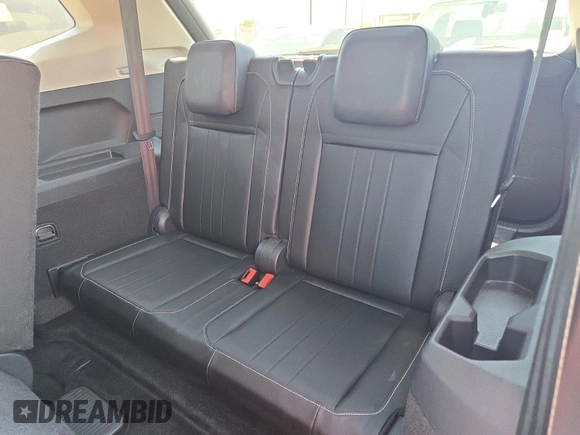 2024 Volkswagen Tiguan SE with VIN 3VV3B7AX1RM108036, listed as a IAAI auction lot 42796415 with 37,805 mi miles and . Bid and sale history available at DreamBid. Image 7.