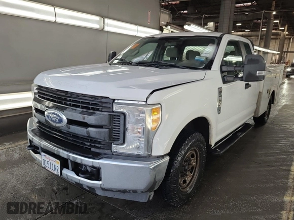 2017 Ford F-250 XL z VIN 1FD7X2A63HEF23418, wystawiony jako IAAI lot #42610484 z przebiegiem 271 149 mil mil oraz . Historia ofert i sprzedaży dostępna na DreamBid. Obrazek 27.