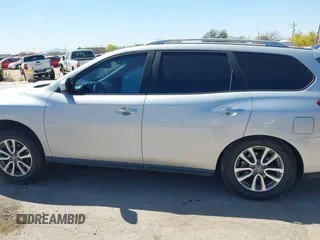 2016 Nissan Pathfinder S with VIN 5N1AR2MN1GC613261, listed as a IAAI auction lot 42024004 with 231,212 mi miles. Bid and sale history available at carsss.com. Image 14.