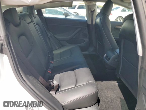 2023 Tesla Model 3 Performance z VIN 5YJ3E1EC1PF706879, wystawiony jako Copart lot #53369295 z przebiegiem 15 825 mil mil oraz Szkoda całkowita • Salvage title. Historia ofert i sprzedaży dostępna na DreamBid. Obrazek 10.