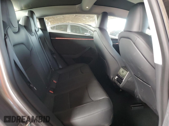 2025 Tesla Model 3 Long Range z VIN 5YJ3E1EB8SF922812, wystawiony jako Copart lot #48794645 z przebiegiem 1 731 mil mil oraz Szkoda całkowita • Salvage title. Historia ofert i sprzedaży dostępna na DreamBid. Obrazek 11.