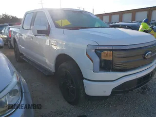 2022 Ford F-150 Lightning Pro z VIN 1FTVW1EV4NWG04301, wystawiony jako IAAI lot #41821787 z przebiegiem 38 417 mil mil oraz . Historia ofert i sprzedaży dostępna na DreamBid. Obrazek 1.