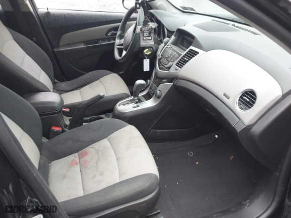 2015 Chevrolet Cruze LS with VIN 1G1PA5SG8F7280830, listed as a IAAI auction lot 41711433 with 87,715 mi miles. Bid and sale history available at carsss.com. Image 5.