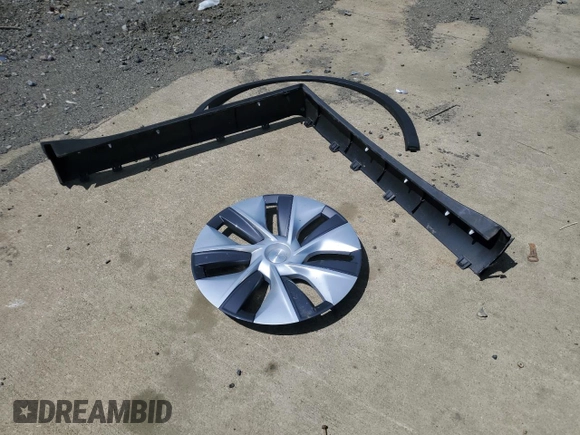2024 Tesla Model Y with VIN 7SAYGDED6RF091715, listed as a Copart auction lot 56535585 with 23,120 mi miles and Salvage title. Bid and sale history available at DreamBid. Image 12.