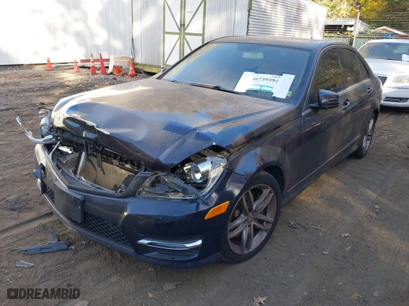 2013 Mercedes-Benz C-Class C 300 Sport with VIN WDDGF8AB8DR290863, listed as a IAAI auction lot 40739394 with 165,377 mi miles. Bid and sale history available at carsss.com. Image 17.