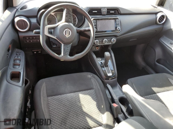 2020 Nissan Versa S z VIN 3N1CN8DVXLL802634, wystawiony jako Copart lot #58873905 z przebiegiem Nie podano mil oraz Nie do naprawy • Non repairable. Historia ofert i sprzedaży dostępna na DreamBid. Obrazek 8.