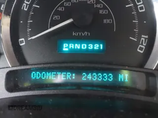 2005 Cadillac Escalade z VIN 1GYEK63N25R190908, wystawiony jako IAAI lot #41882135 z przebiegiem 243 333 mil mil oraz . Historia ofert i sprzedaży dostępna na DreamBid. Obrazek 15.