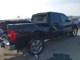 2011 Chevrolet Silverado 1500 LT with VIN 3GCPCSE04BG205555, listed as a IAAI auction lot 41876741 with 225,829 mi miles and . Bid and sale history available at DreamBid. Image 4.