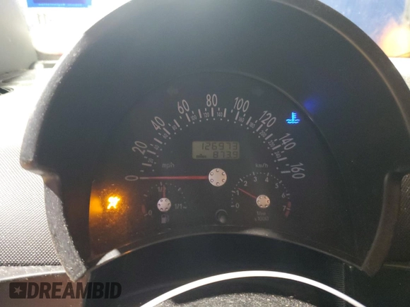 2005 Volkswagen Beetle with VIN 3VWCD31C05M411413, listed as a Copart auction lot 43731755 with 126,973 mi miles and Clean Title. Bid and sale history available at DreamBid. Image 9.