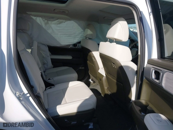 2024 Hyundai Santa Fe Calligraphy with VIN 5NMP5DGL4RH014245, listed as a IAAI auction lot 41672038 with 14,658 mi miles. Bid and sale history available at carsss.com. Image 8.