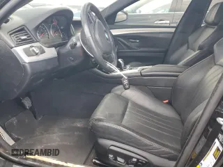 2014 BMW M5 z VIN WBSFV9C53ED594132, wystawiony jako Copart lot #56479355 z przebiegiem 89 020 mil mil oraz Szkody całkowita. Historia ofert i sprzedaży dostępna na DreamBid. Obrazek 7.