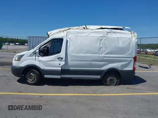 2017 Ford Transit Cargo z VIN 1FTYE1CM2HKB56212, wystawiony jako IAAI lot #42102063 z przebiegiem 174 769 mil mil oraz . Historia ofert i sprzedaży dostępna na DreamBid. Obrazek 14.