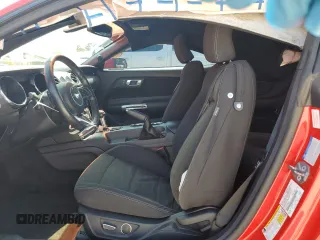 2017 Ford Mustang EcoBoost z VIN 1FA6P8TH9H5249388, wystawiony jako Copart lot #56068745 z przebiegiem 55 750 mil mil oraz Szkoda całkowita • Salvage title. Historia ofert i sprzedaży dostępna na DreamBid. Obrazek 7.