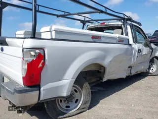 2020 Ford F-250 XL with VIN 1FTBF2A66LEE20729, listed as a IAAI auction lot 41261766 with 100,530 mi miles and . Bid and sale history available at DreamBid. Image 18.