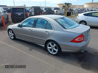 2005 Mercedes-Benz C 230 Kompressor z VIN WDBRF40J95F691358, wystawiony jako IAAI lot #41992861 z przebiegiem Nie podano mil oraz . Historia ofert i sprzedaży dostępna na DreamBid. Obrazek 3.