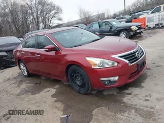2015 Nissan Altima SL with VIN 1N4AL3AP1FN352272, listed as a IAAI auction lot 41553804 with 196,427 mi miles and . Bid and sale history available at carsss.com. Image 1.
