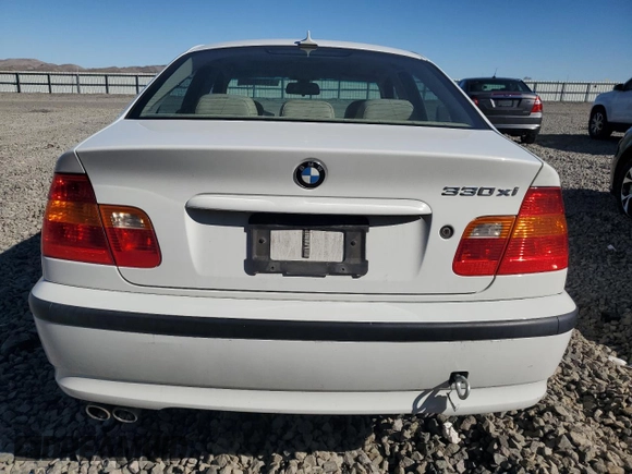 2004 BMW 3 Series 330xi with VIN WBAEW53474PN32887, listed as a Copart auction lot 47210685 with 112,618 mi miles and Salvage Title. Bid and sale history available at carsss.com. Image 6.