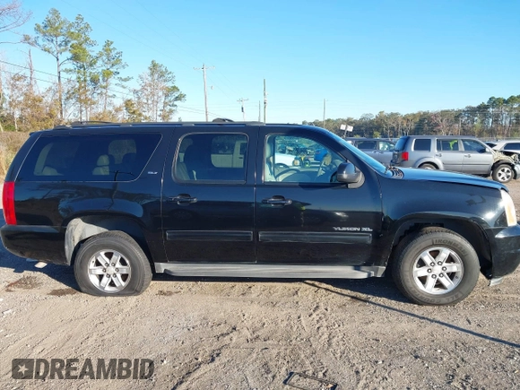 2012 GMC Yukon XL SLT with VIN 1GKS2KE71CR161613, listed as a IAAI auction lot 41021605 with 236,272 mi miles. Bid and sale history available at carsss.com. Image 13.