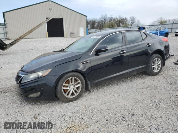 2013 Kia Optima LX z VIN 5XXGM4A77DG132022, wystawiony jako Copart lot #52178515 z przebiegiem 143 611 mil mil oraz Szkoda całkowita • Salvage title. Historia ofert i sprzedaży dostępna na DreamBid. Obrazek 1.